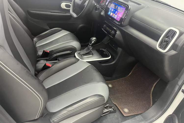 Used Roewe Clever 2022 311km QiQi BoBo Edition Interior 6