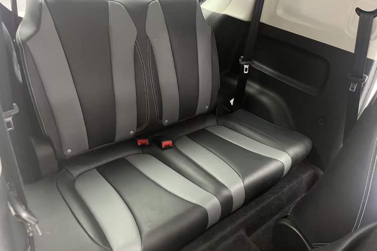 Used Roewe Clever 2022 311km QiQi BoBo Edition Interior 7