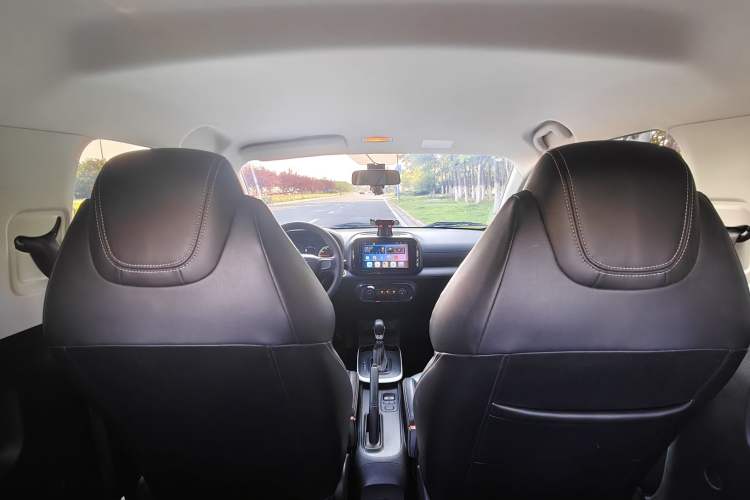 Used Roewe Clever 2022 311km QiQi BoBo Edition Interior 8