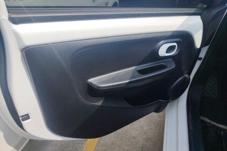 Used Roewe Clever 2022 311km QiQi BoBo Edition Interior 8