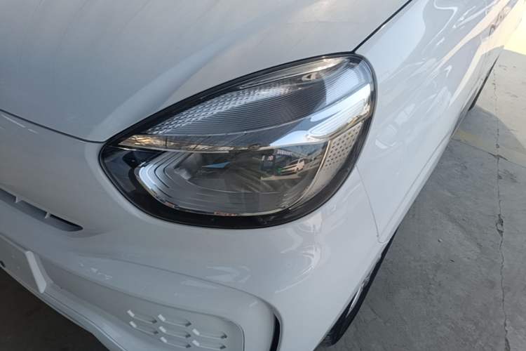 Used Roewe Clever 2022 311km QiQi BoBo Edition Left Front Headlight