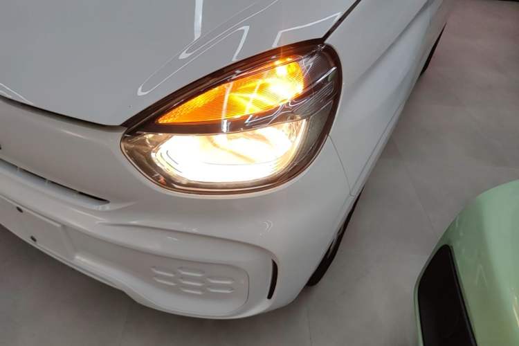Used Roewe Clever 2022 311km QiQi BoBo Edition Left Front Headlight