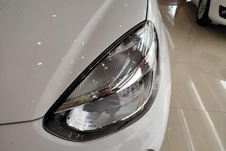 Used Roewe Clever 2022 311km QiQi BoBo Edition Left Front Headlight