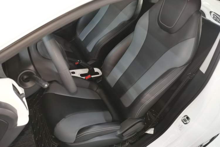Used Roewe Clever 2022 311km QiQi BoBo Edition Left Front Seat