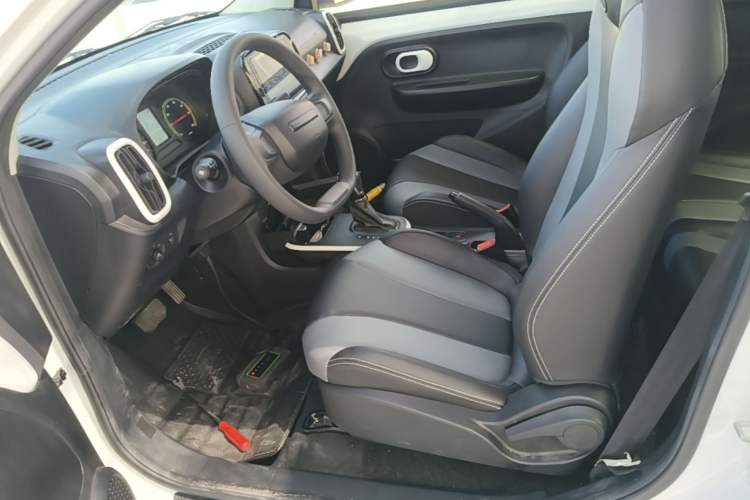 Used Roewe Clever 2022 311km QiQi BoBo Edition Left Front Seat