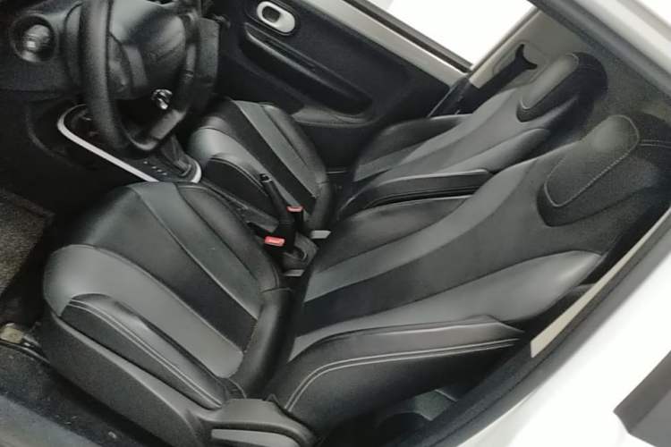 Used Roewe Clever 2022 311km QiQi BoBo Edition Left Front Seat