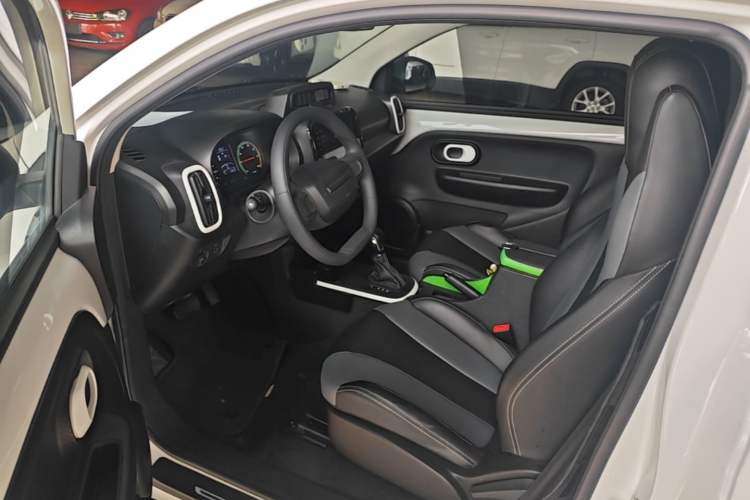 Used Roewe Clever 2022 311km QiQi BoBo Edition Left Front Seat