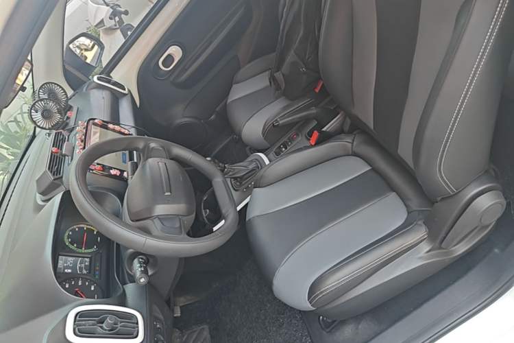 Used Roewe Clever 2022 311km QiQi BoBo Edition Left Front Seat