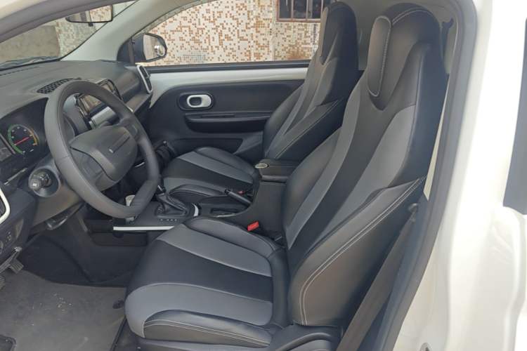Used Roewe Clever 2022 311km QiQi BoBo Edition Left Front Seat