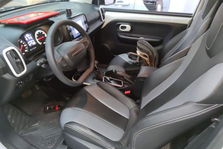 Used Roewe Clever 2022 311km QiQi BoBo Edition Left Front Seat