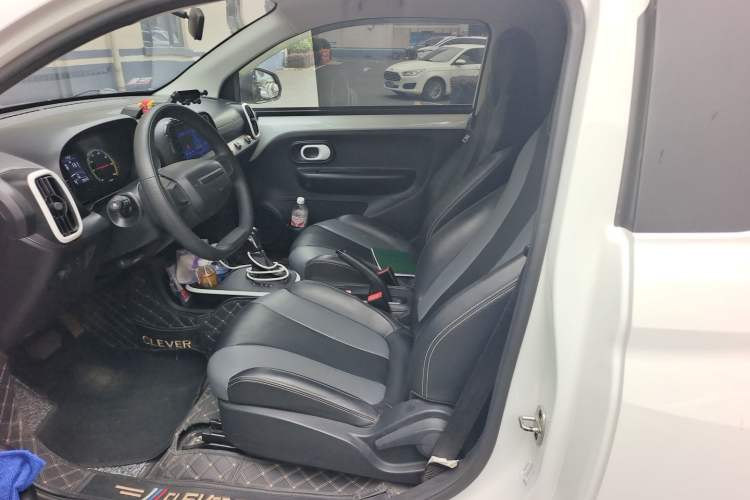Used Roewe Clever 2022 311km QiQi BoBo Edition Left Front Seat