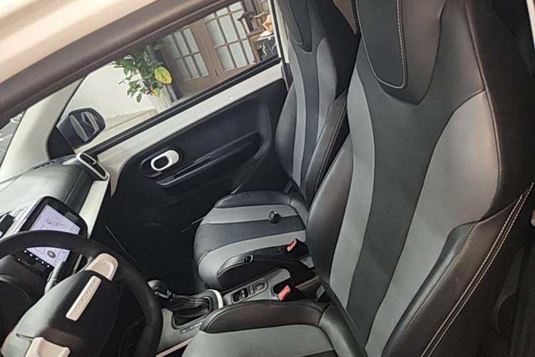 Used Roewe Clever 2022 311km QiQi BoBo Edition Left Front Seat