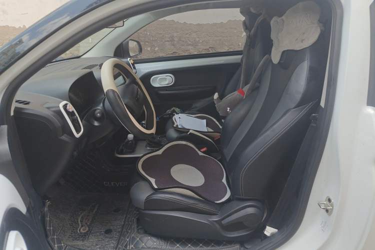 Used Roewe Clever 2022 311km QiQi BoBo Edition Left Front Seat