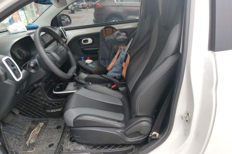 Used Roewe Clever 2022 311km QiQi BoBo Edition Left Front Seat