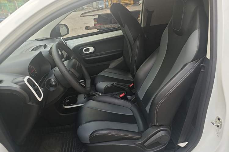 Used Roewe Clever 2022 311km QiQi BoBo Edition Left Front Seat