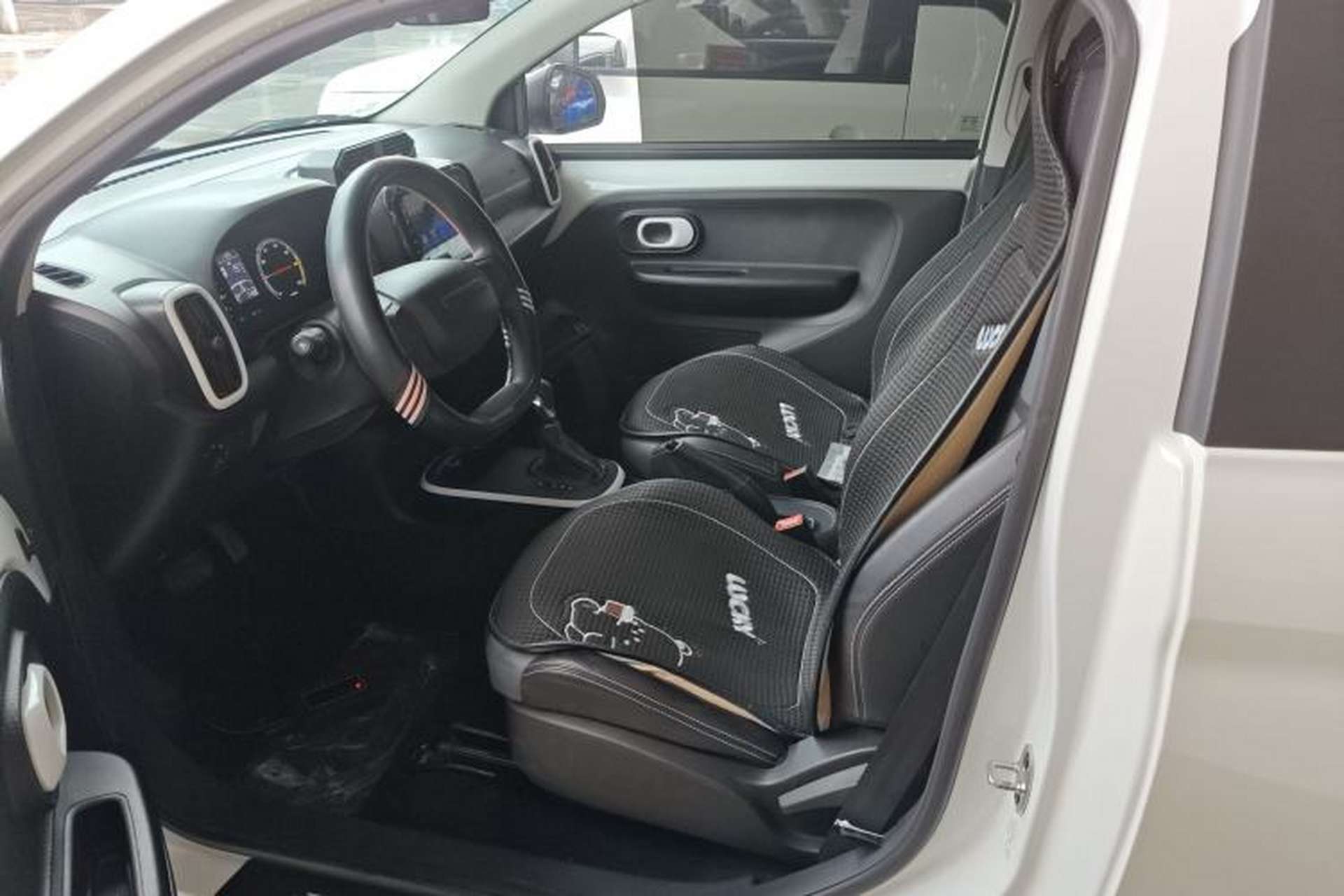 Used Roewe Clever 2022 311km QiQi BoBo Edition Left Front Seat