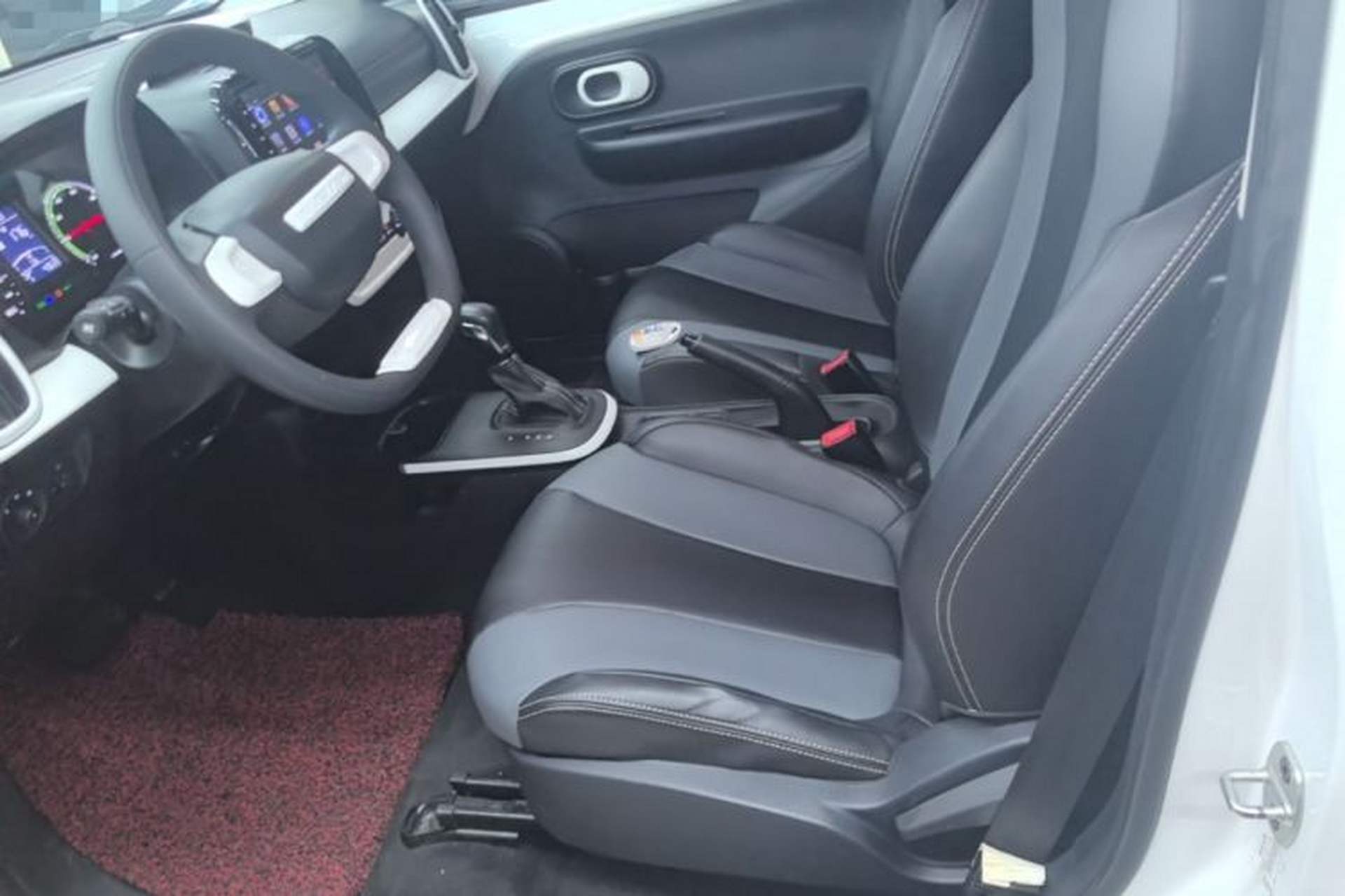 Used Roewe Clever 2022 311km QiQi BoBo Edition Left Front Seat