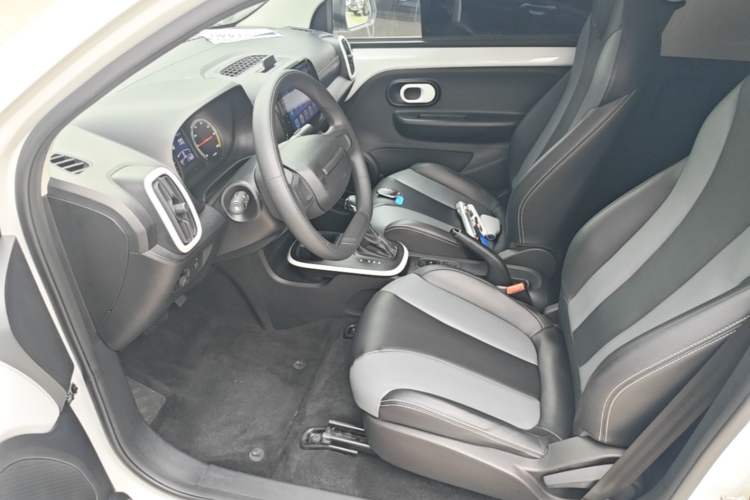 Used Roewe Clever 2022 311km QiQi BoBo Edition Left Front Seat