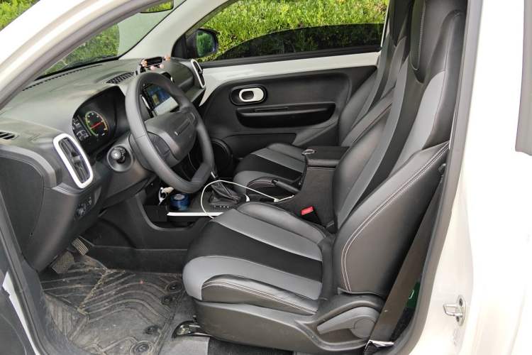 Used Roewe Clever 2022 311km QiQi BoBo Edition Left Front Seat