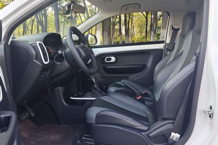 Used Roewe Clever 2022 311km QiQi BoBo Edition Left Front Seat