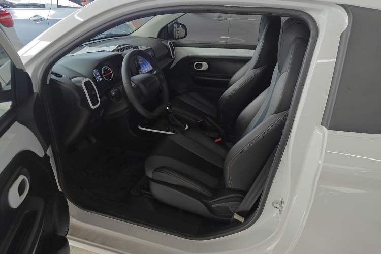 Used Roewe Clever 2022 311km QiQi BoBo Edition Left Front Seat