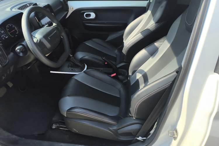Used Roewe Clever 2022 311km QiQi BoBo Edition Left Front Seat
