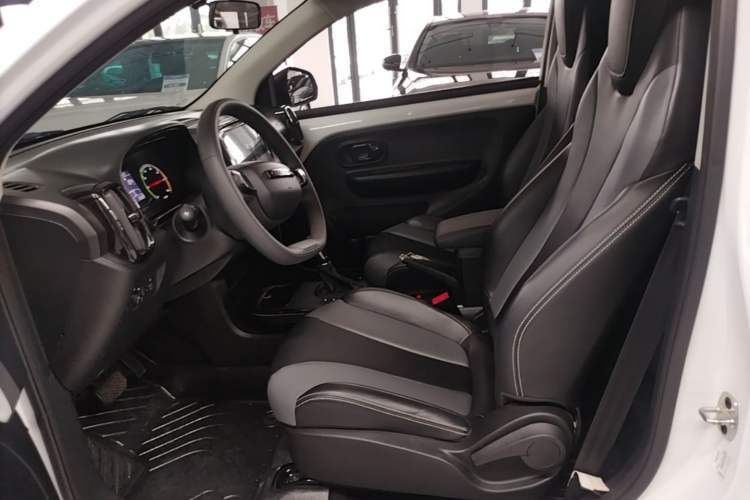 Used Roewe Clever 2022 311km QiQi BoBo Edition Left Front Seat