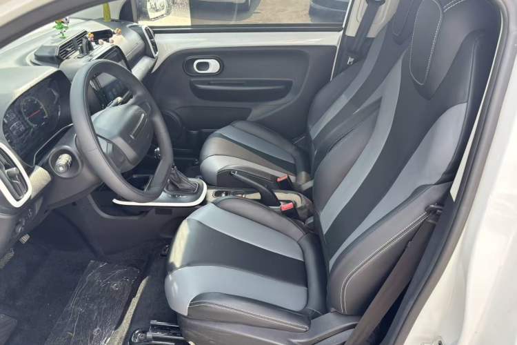 Used Roewe Clever 2022 311km QiQi BoBo Edition Left Front Seat