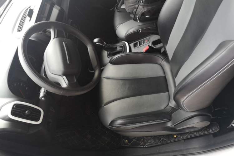 Used Roewe Clever 2022 311km QiQi BoBo Edition Left Front Seat