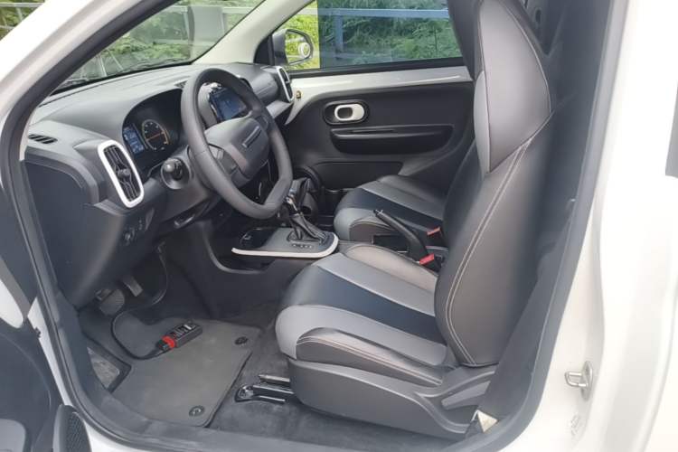 Used Roewe Clever 2022 311km QiQi BoBo Edition Left Front Seat