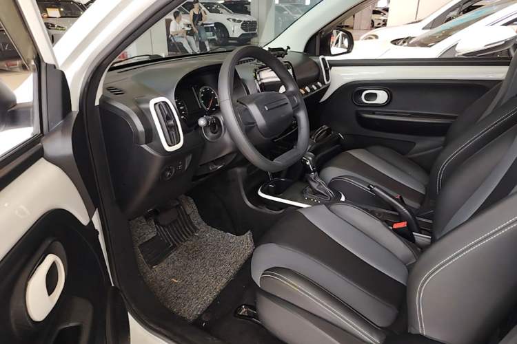 Used Roewe Clever 2022 311km QiQi BoBo Edition Left Front Seat