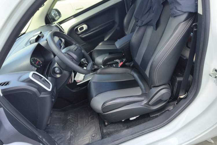 Used Roewe Clever 2022 311km QiQi BoBo Edition Left Front Seat