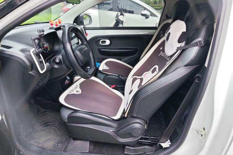 Used Roewe Clever 2022 311km QiQi BoBo Edition Left Front Seat