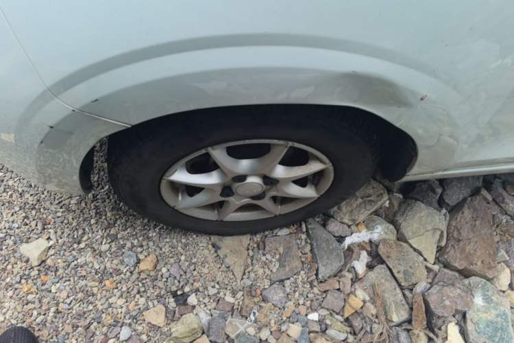 Used Roewe Clever 2022 311km QiQi BoBo Edition Left Front Wheel Hub