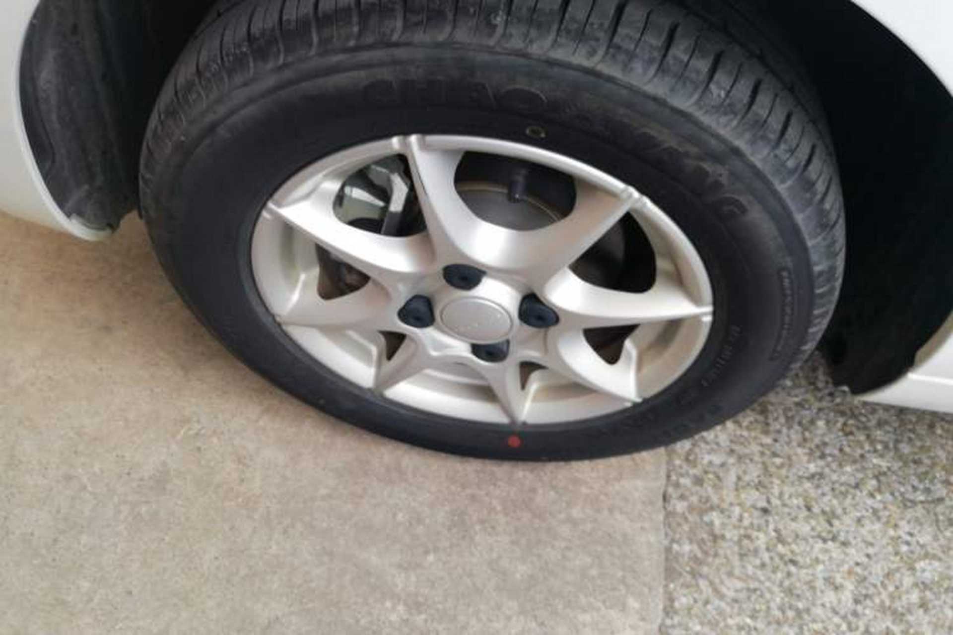 Used Roewe Clever 2022 311km QiQi BoBo Edition Left Front Wheel Hub