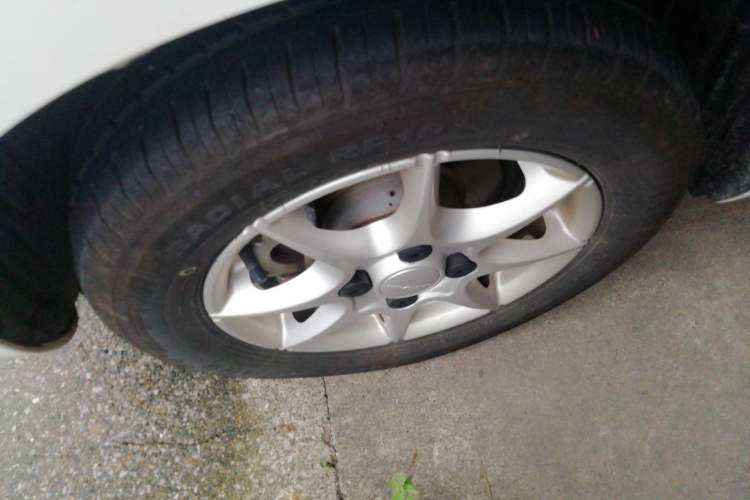 Used Roewe Clever 2022 311km QiQi BoBo Edition Left Front Wheel Hub