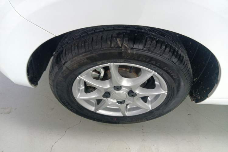 Used Roewe Clever 2022 311km QiQi BoBo Edition Left Front Wheel Hub