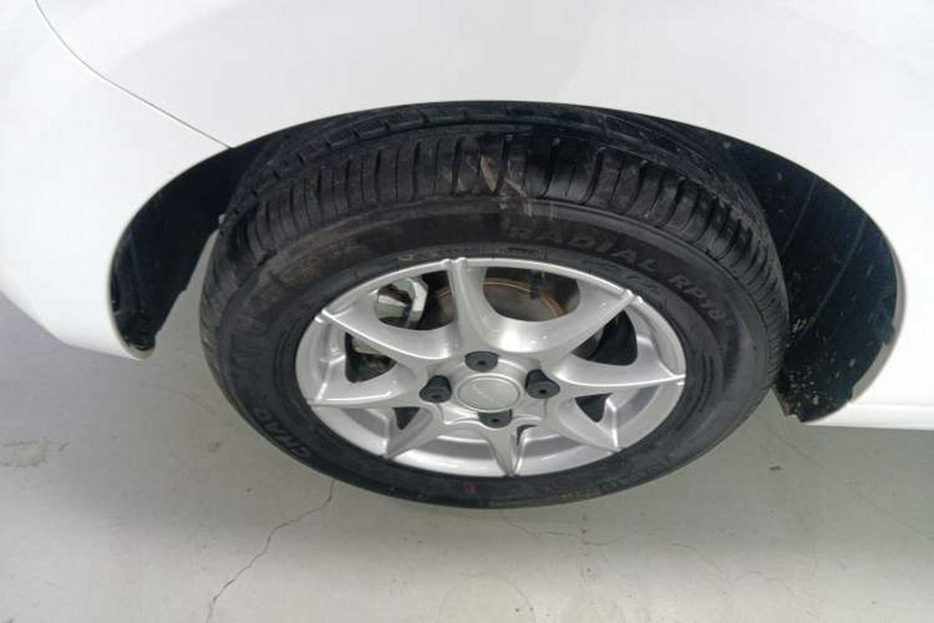 Used Roewe Clever 2022 311km QiQi BoBo Edition Left Front Wheel Hub