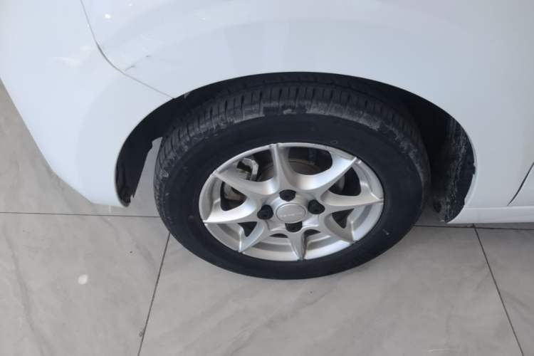 Used Roewe Clever 2022 311km QiQi BoBo Edition Left Front Wheel Hub