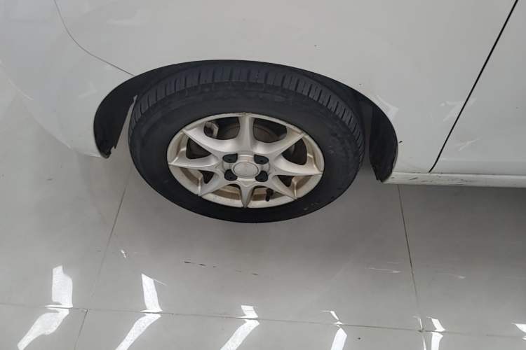 Used Roewe Clever 2022 311km QiQi BoBo Edition Left Front Wheel Hub