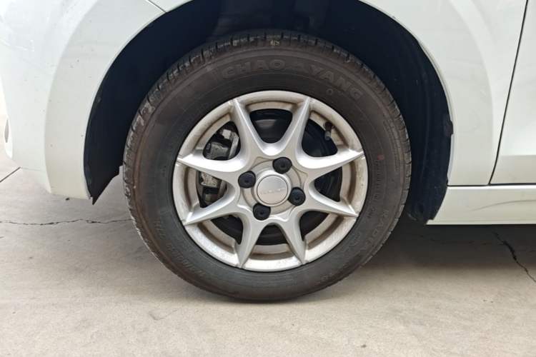 Used Roewe Clever 2022 311km QiQi BoBo Edition Left Front Wheel Hub
