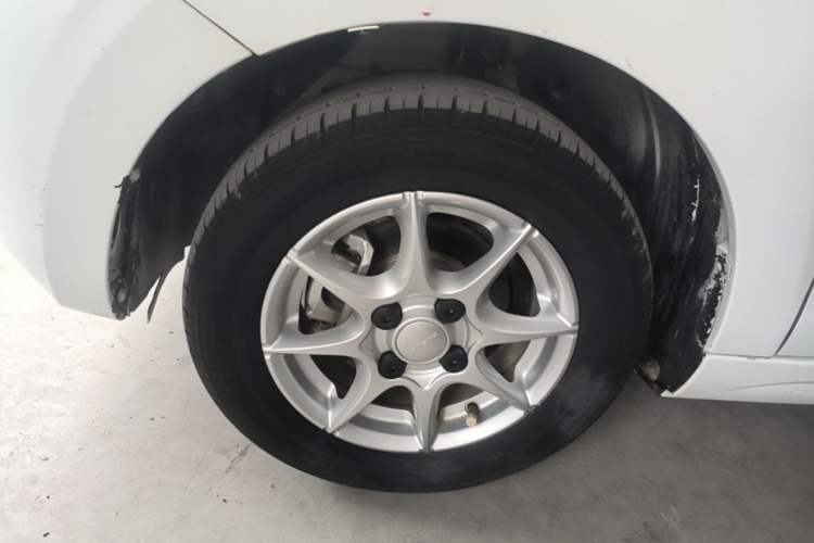 Used Roewe Clever 2022 311km QiQi BoBo Edition Left Front Wheel Hub