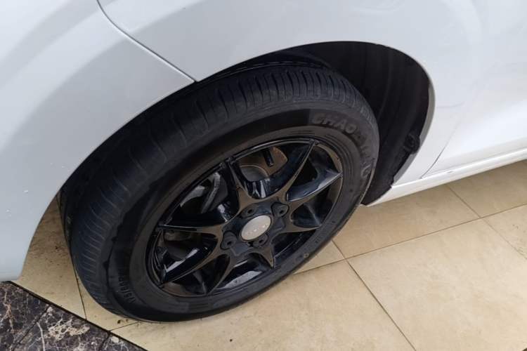 Used Roewe Clever 2022 311km QiQi BoBo Edition Left Front Wheel Hub
