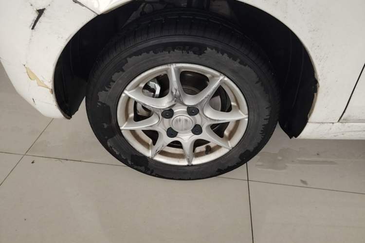 Used Roewe Clever 2022 311km QiQi BoBo Edition Left Front Wheel Hub