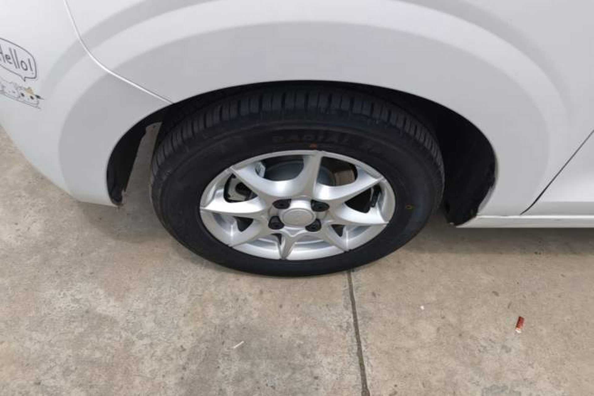 Used Roewe Clever 2022 311km QiQi BoBo Edition Left Front Wheel Hub