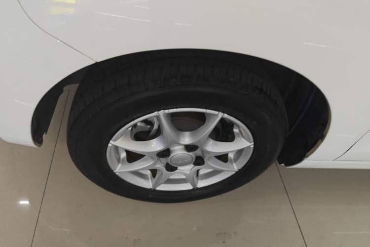 Used Roewe Clever 2022 311km QiQi BoBo Edition Left Front Wheel Hub