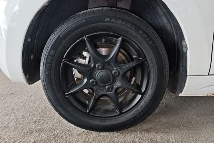Used Roewe Clever 2022 311km QiQi BoBo Edition Left Front Wheel Hub