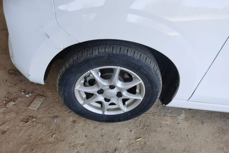 Used Roewe Clever 2022 311km QiQi BoBo Edition Left Front Wheel Hub