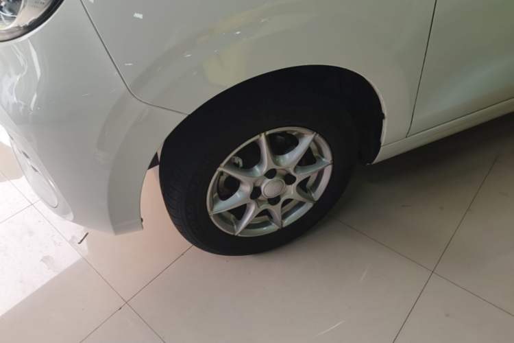 Used Roewe Clever 2022 311km QiQi BoBo Edition Left Front Wheel Hub