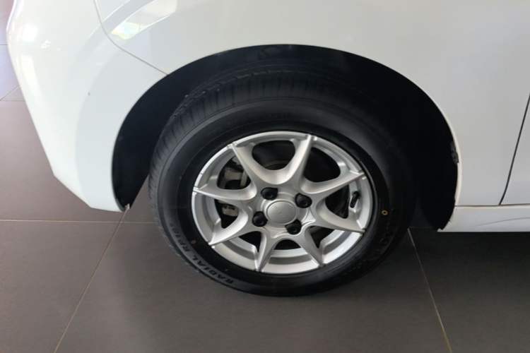 Used Roewe Clever 2022 311km QiQi BoBo Edition Left Front Wheel Hub